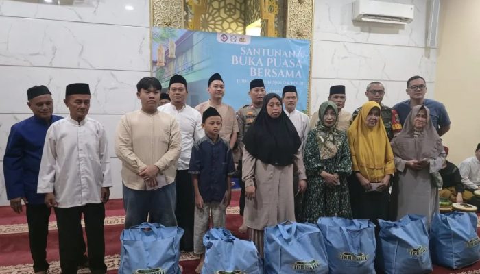 Polri Bersama Jurnalis Santuni 100 Anak Yatim Piatu di Jakarta Barat