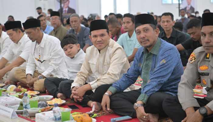 Wagub Aceh Buka Puasa Bersama Korban Bencana di Huntara Pidie Jaya