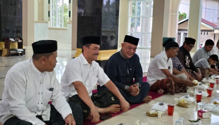 Wabup Aceh Besar Bersama Camat Blang Bintang Safari Ramadhan di Sungai Makmur