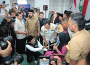Wagub Aceh Bersama Mendagri dan Mensos Serahkan Bantuan untuk Korban Bencana Aceh Timur ‎