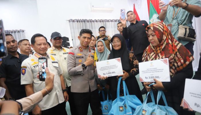 Kapolda Aceh Hadiri Penyerahan Bantuan Mendagri dan Mensos bagi Korban Banjir di Aceh Timur