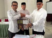Sambut Idul Fitri, Pemkab Aceh Besar Salurkan 2.040 Ija Krong untuk Aparatur Masjid
