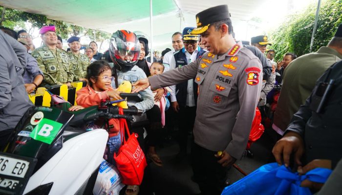Tinjau Arus Balik di Pelabuhan Bakauheni, Kapolri Pastikan Pemudik Aman-Selamat Sampai Tujuan