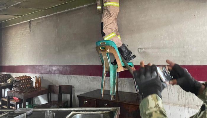 Kebakaran Warkop di Darussalam, Petugas Damkar Berhasil Jinakkan Api