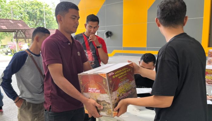 Bidhumas Polda Aceh Bagikan Ratusan Bingkisan Lebaran dari Kapolda kepada Awak Media