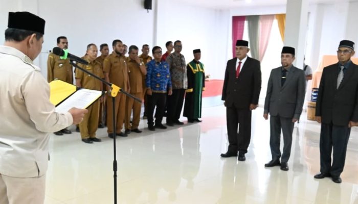 Kukuhkan Tiga Pejabat, Bupati Aceh Besar Tekankan Integritas, Kekompakan, dan Tanggung Jawab Aparatur