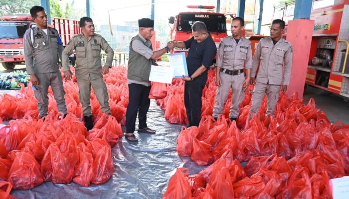 Pemkab Aceh Besar Salurkan Daging Bantuan Presiden untuk 905 KK Terdampak Bencana