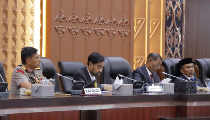 Kapolda Aceh Hadiri Rapat Paripurna DPRA Bahas LKPJ Gubernur 2025