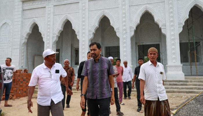 Muzakir Manaf Membangun Masjid di Kampung Halaman, dari Dana Pribadi hingga Swadaya Warga