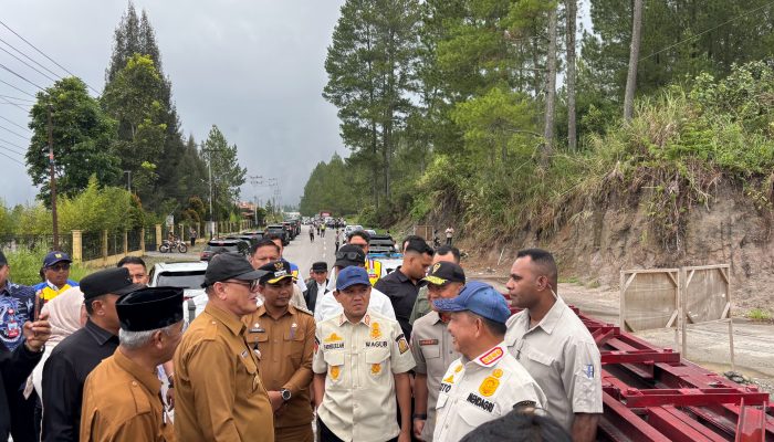 Mendagri Tito Karnavian dan Wagub Aceh Fadhlullah Tinjau Infrastruktur Rusak, Salurkan Bantuan di Bener Meriah–Aceh Tengah