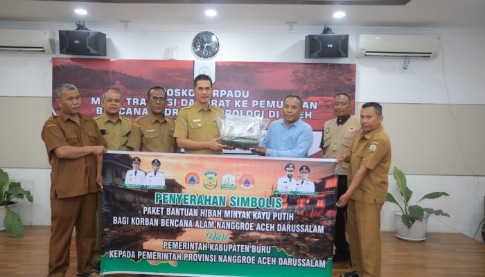 Pemkab Pulau Buru Kirim 2.000 Botol Minyak Kayu Putih untuk Korban Bencana Aceh