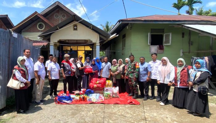 Dinsos Aceh Besar Salurkan Bantuan Masa Panik untuk Korban Angin Kencang di Montasik
