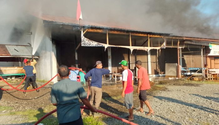 Kebakaran Toko di Lhoong, Tiga Unit Hangus, Satu Warga Luka Ringan