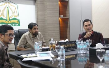 Mualem Pimpin Rapat Bahas Validasi Data JKA Bersama Sekda dan Dinkes