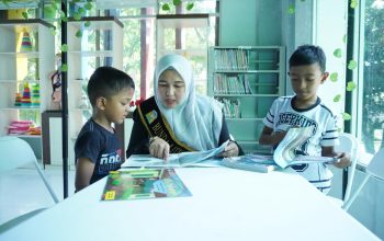 Bunda Literasi Aceh Besar Ajak Anak Gali Ilmu Lewat Membaca