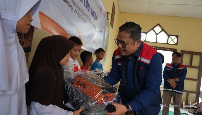 Hutama Karya Bangkitkan Semangat Belajar Siswa Terdampak Banjir di Aceh Tamiang