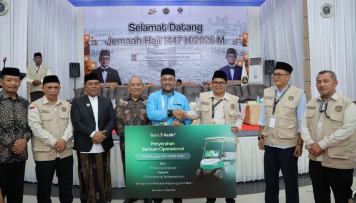 Bank Aceh Serahkan Buggy Car untuk Permudah Mobilisasi Jamaah Haji di Asrama Haji Embarkasi Aceh