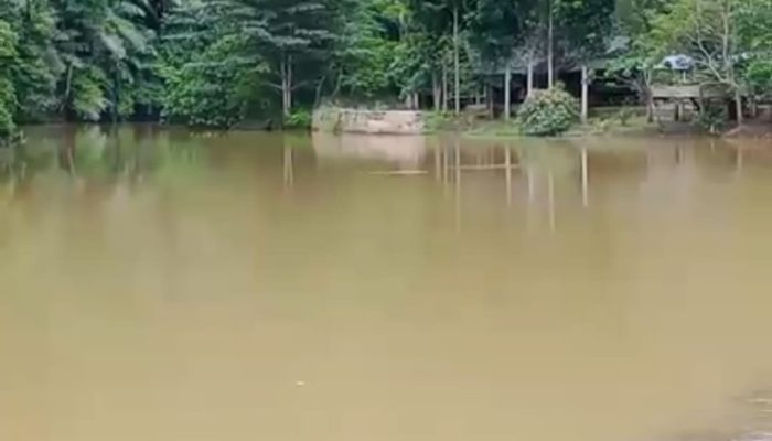 Warga Leupung Keluhkan Sungai Krueng Geupeu Keruh, Minta Pemkab dan Polisi Turun Tangan