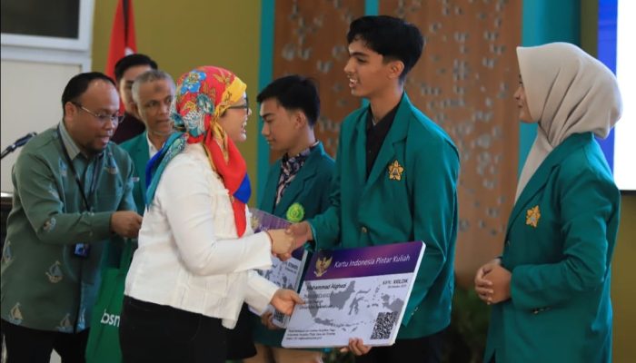 Wamendikti Saintek Motivasi Ribuan Penerima KIP Kuliah di USK: Pendidikan Adalah Investasi Masa Depan Bangsa