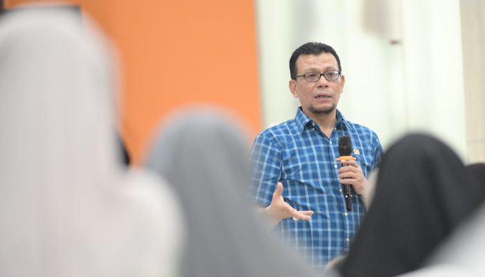 Digitalisasi Melaju, Karakter Terancam: Alarm Pendidikan di Aceh