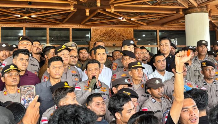 Kapolresta Banda Aceh Kawal Aksi Mahasiswa JKA Secara Tegas dan Humanis