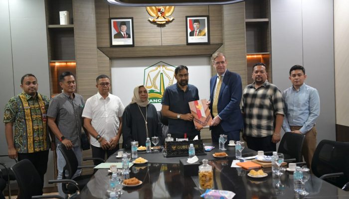 Mualem Terima Kunjungan Wakil Kepala Perwakilan Kedutaan Belanda, Bahas Penanganan Bencana dan Peluang Kerja Sama