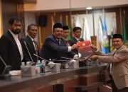 Gubernur Aceh Hadiri Paripurna DPRA Penyampaian Rekomendasi LKPJ 2025