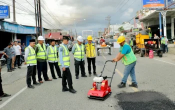 Bupati Aceh Barat Luncurkan AMP Mini untuk Perbaikan Jalan