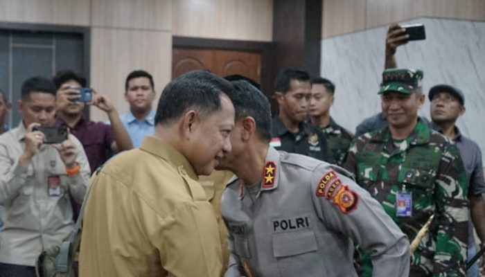 Kapolda Aceh Sambut Kedatangan Mendagri Tito Karnavian dalam Kunjungan Kerja ke Aceh