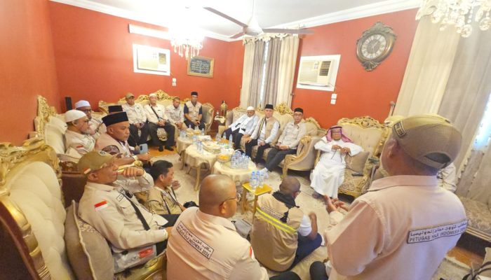 Cek Man Jamu Petugas Haji Aceh dengan Kuliner Khas Nanggroe di Mekkah