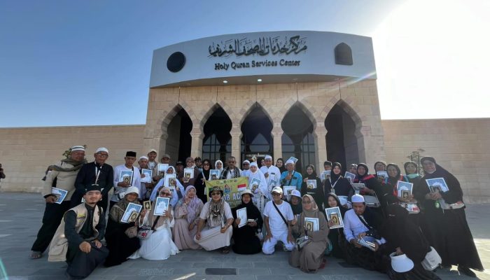 Jamaah Haji BTJ 8 Aceh Kunjungi Percetakan Al-Qur’an Raja Fahd dan Jabal Magnet di Madinah