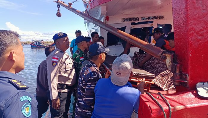 Ditpolairud Polda Aceh Evakuasi Jenazah ABK KM Emirates yang Meninggal Saat Melaut