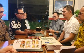 Sekda Aceh dan PLN Bahas Prospek Pengembangan PLTS untuk Perkuat Transisi Energi di Aceh