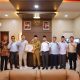 KIA Serahkan Anugerah Keterbukaan Informasi Untuk Aceh Barat