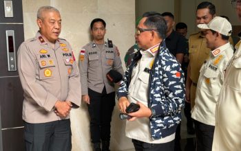 Wakapolda Aceh Sambut Kedatangan Mendagri Tito Karnavian di Bandara SIM
