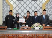 Wali Kota Serahkan LKPJ 2025 ke DPRK, Irwansyah: Pembahasan Akan Dilakukan Secara Komprehensif