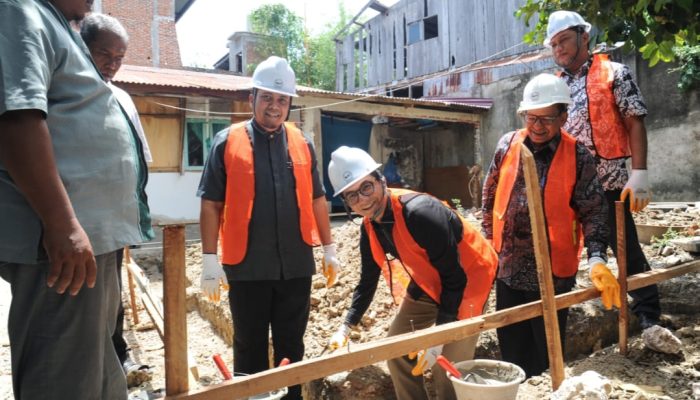 Ketua DPRK Banda Aceh Letakkan Batu Pertama Rumah Layak Huni, Tahun Ini Advokasi Empat Unit