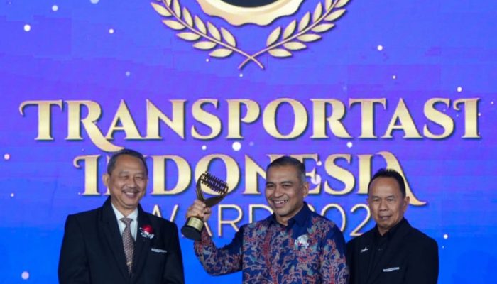 Mualem Raih Transportasi Indonesia Award 2026, Aceh Jadi Role Model Layanan Angkutan Publik Gratis