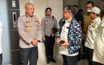 Wakapolda Aceh Sambut Kedatangan Mendagri Tito Karnavian di Bandara SIM