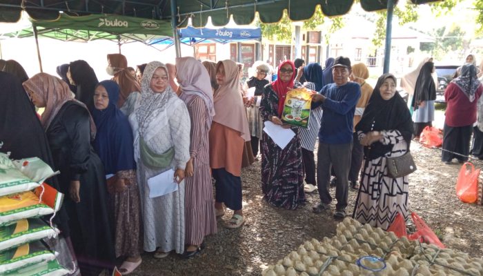 Gerakan Pangan Murah Diserbu Warga Simpang Tiga
