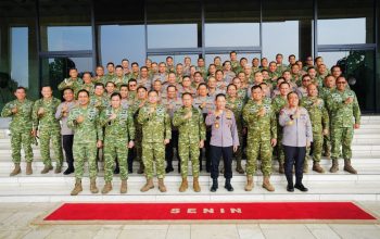 Kapolri Perkuat Soliditas TNI-Polri Lewat Silaturahmi dengan Panglima TNI di Mabes TNI