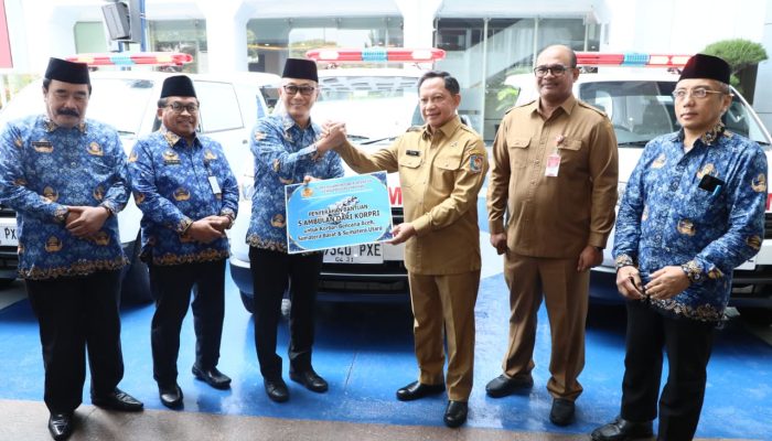 Safrizal ZA Apresiasi Bantuan Ambulans DPN KORPRI untuk Tiga Kabupaten di Aceh