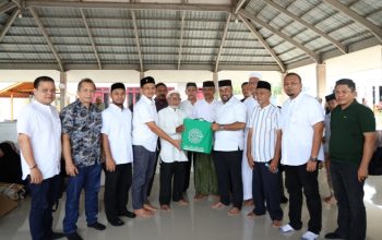 Direktur Utama Bank Aceh Syariah dan Jamaah Haji Kloter 2 Aceh Ziarahi Makam Habib Bugak, Teladani Semangat Wakaf yang Mengalir Sepanjang Zaman