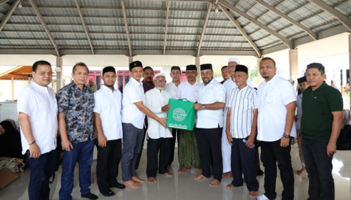 Direktur Utama Bank Aceh Syariah dan Jamaah Haji Kloter 2 Aceh Ziarahi Makam Habib Bugak, Teladani Semangat Wakaf yang Mengalir Sepanjang Zaman