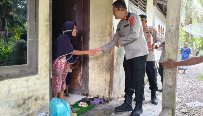 Kapolres Aceh Selatan Janji Rehabilitasi Rumah Janda Eks Kombatan GAM dan Bantu Modal UMKM