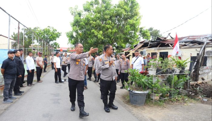 Kapolda Aceh Tinjau Kerusakan Rumah Dinas Aspol Lamteumen I Akibat Angin Kencang dan Hujan