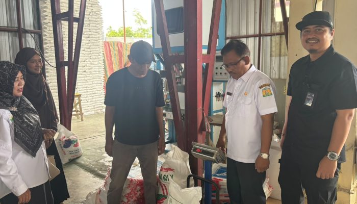 Bulog Salurkan 1.801,81 Ton Beras Bantuan Pangan untuk 60.027 Keluarga di Aceh Besar