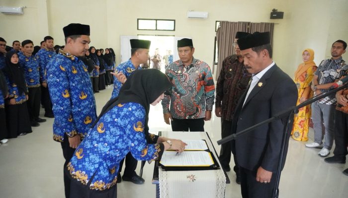 Wabup Aceh Besar Pimpin Pengambilan Sumpah PNS