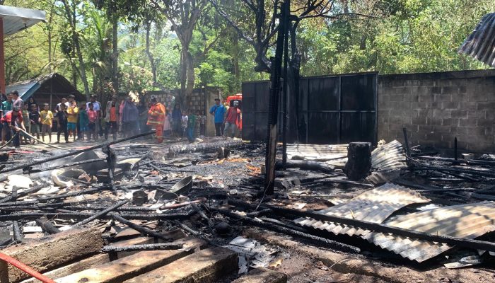 Pondok Kayu Tempat Tinggal Karyawan Taman Rusa di Aceh Besar Terbakar