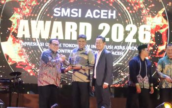 Jadi Pelopor Pengentasan Buta Hijaiyah di Pidie, Sarjani Dianugrahi SMSI Award 2026